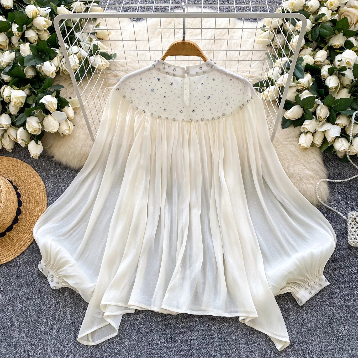 SINGREINY-Blusa de gasa con diamantes para mujer, camisa fina de corte francés con manga acampanada, Top de lujo Irregular plisado de alta calidad